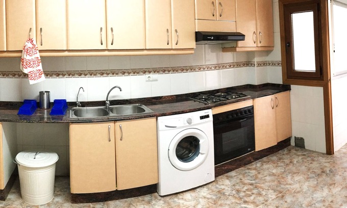El Cabanyal Apartment | Large 7 bedroom apartment close to the beach