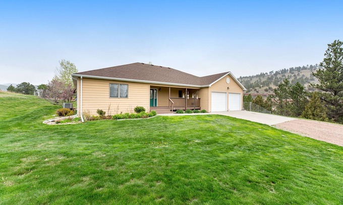 Hot Springs House | Large and attractive home w/WiFi, private washer and dryer, central AC, patio