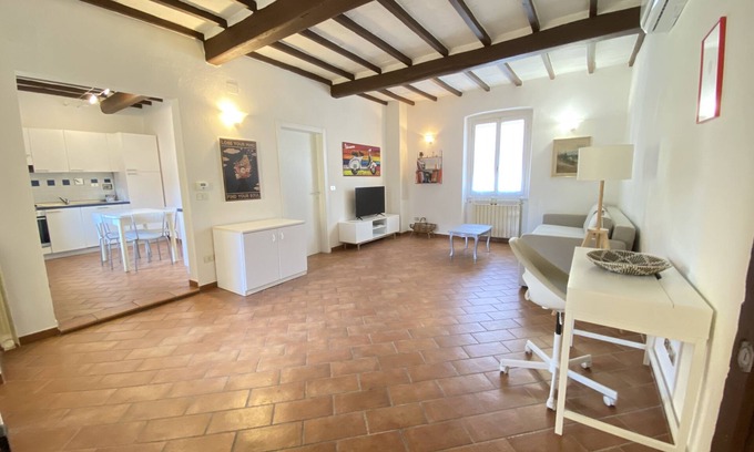 Prato Apartment | Large and bright, a short walk from the train - 15 minutes from Florence