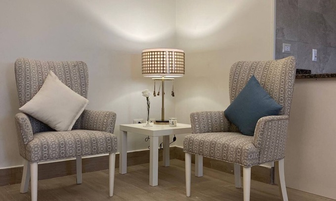 Pyramids Gardens Condo | Large apartment with a view of the pyramids Top modern