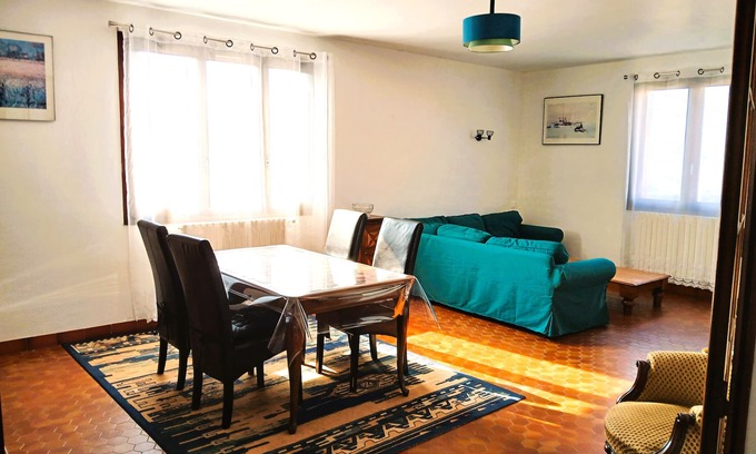 Condom Apartment | Large apartment near the center, swimming pool and leisure center