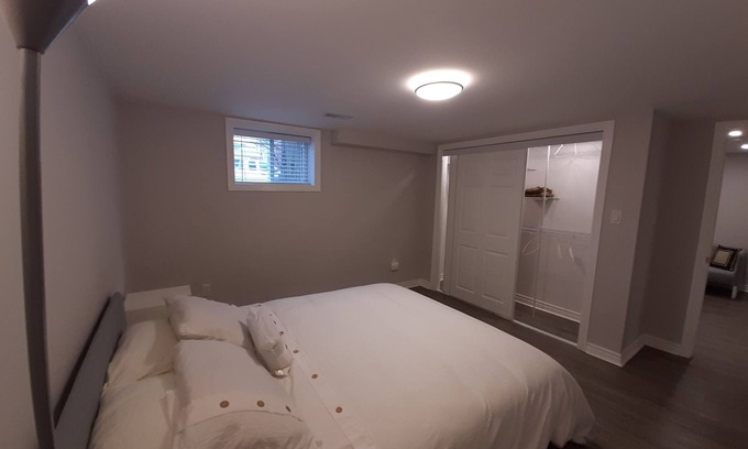 Woodbine Gardens House | Large Apartment with Own Entrance in a Bungalow