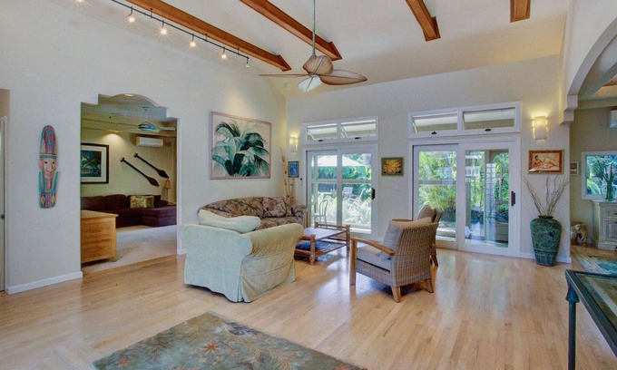 Bayview House | Large beautiful home with air conditioning! Walk to Beaches, Resort Pool
