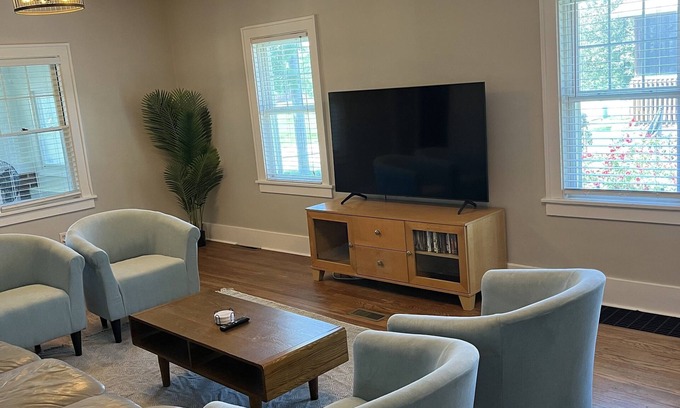 Southeast Omaha House | Large Beautifully Renovated 4-Bedroom Home near Downtown, Old Market & Midtown