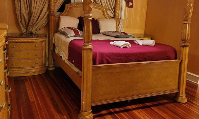Upper Darby Bed & Breakfast | Large Bedroom with Private Bath