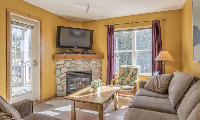 Silver Star Mountain Condo | Large Corner Quiet Top Floor Condo at the Foot of Silver Queen Chairlift