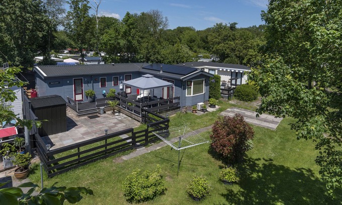 Rijs Ski Chalet | Large corner chalet with air conditioning luxury kitchen and lots of privacy