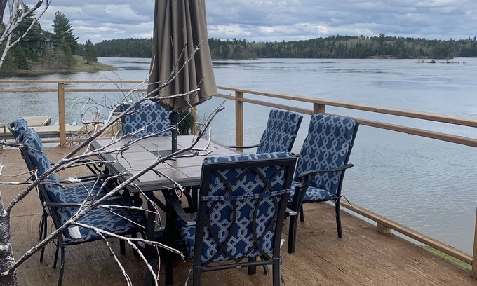 Kenora House | Large cottage on the Winnipeg River/summer and winter rentals Easy access always