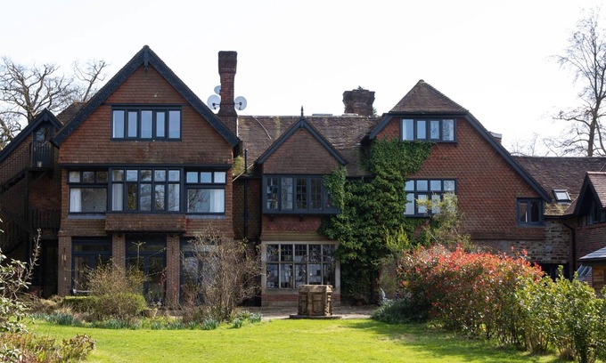East Grinstead House | Large Country House in Ashdown Forest