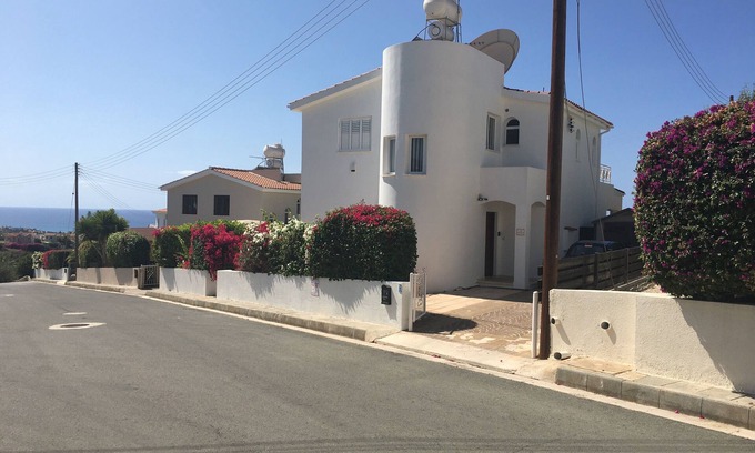Peyia Town Villa | Large detached family Villa with private pool and beautiful gardens, full a/c.