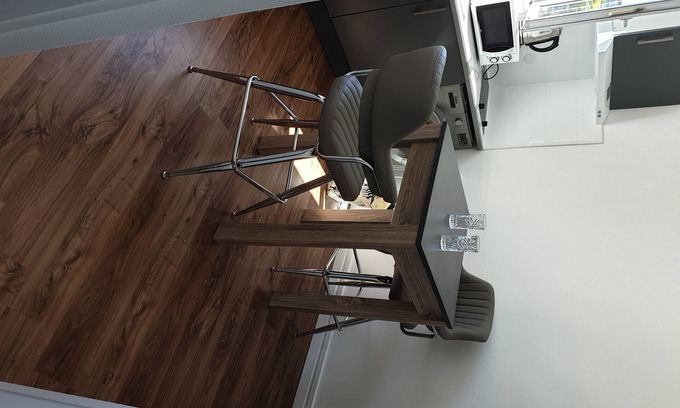 Clichy Apartment | Large F1 refurbished Porte de Paris 17eme