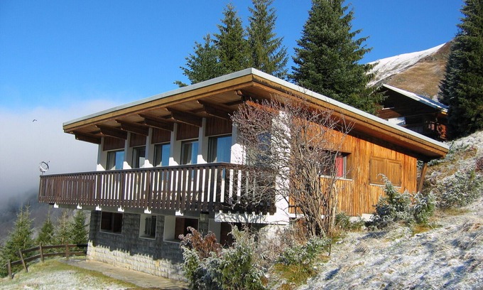 Eaux-Bonnes Ski Chalet | Large family chalet with magnificent views, close to the ski slopes