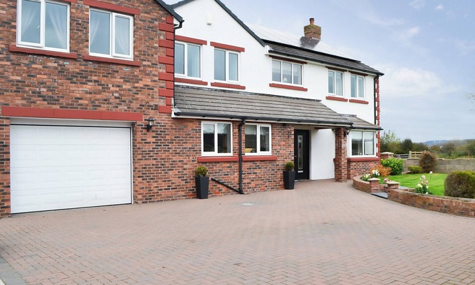 Dearham Cottage | Large family home ideal for a special occasion or family get together.