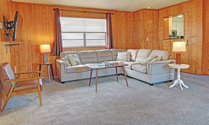 Tulsa House | Large Family Home near EXPO/Downtown/TU