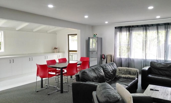 Auckland House | Large Family House