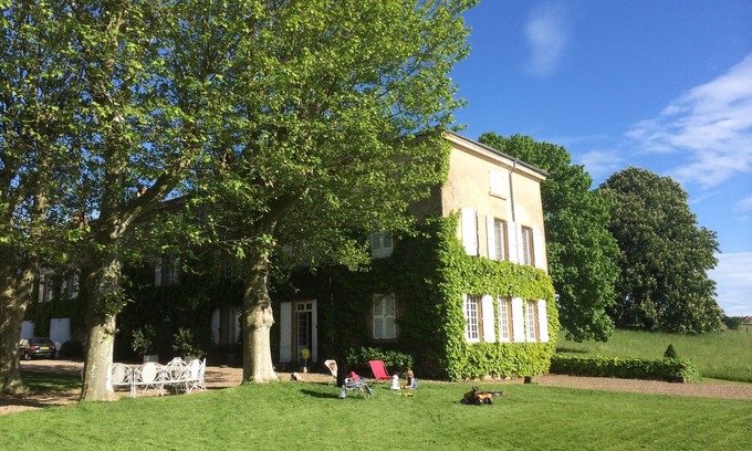 Perreux House | Large family mansion XVIII century.