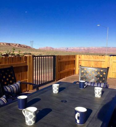 Page House | Large Family Retreat in Page, Arizona, Perfect for a Weekend Getaway for Large Groups