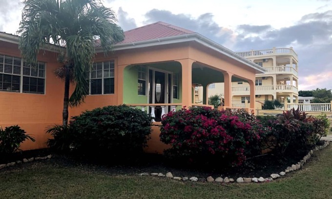 Saint John Parish Villa | Large family villa with ocean view and gardens