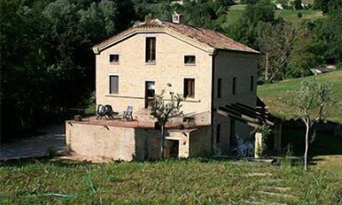 Penna San Giovanni Other | Large Farmhouse in peaceful location with large pool letting fast.