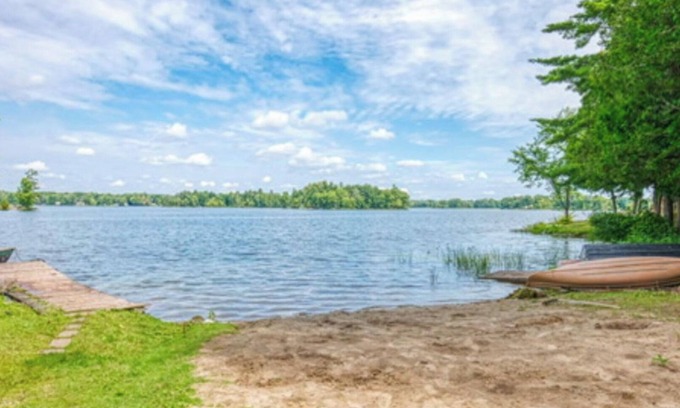 Frontenac Cabin | Large Group Lake Haven: 3-Bed/Bunks!, Sleeps 8, Full Kitchen, AC