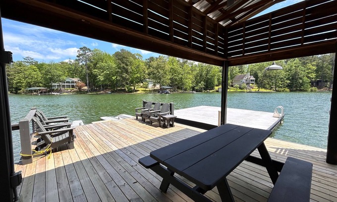 Little Kowaliga House | Large Group Vacationers Dream, 45 mins to Auburn.