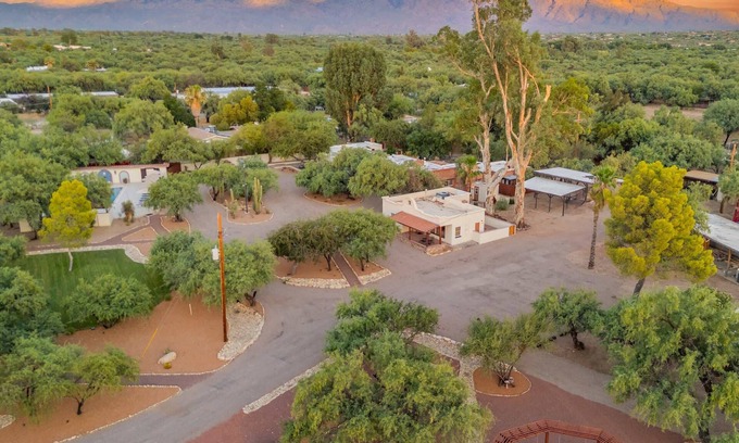 Tanque Verde House | Large Groups Solana Spanish Villas 5.7 Acre Estate