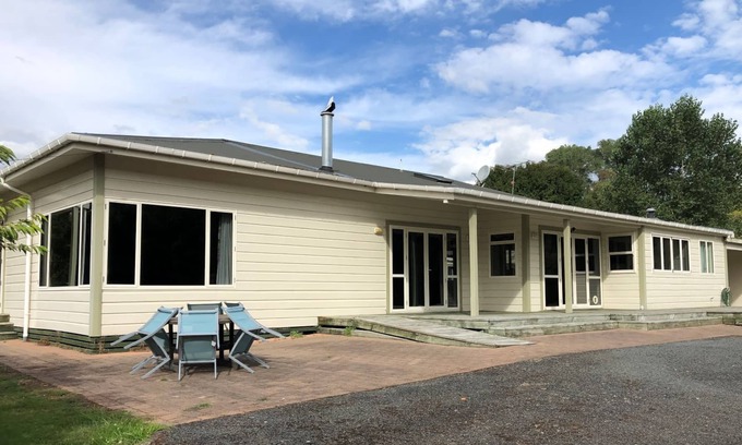 Taumarunui House | Large Groups Welcome