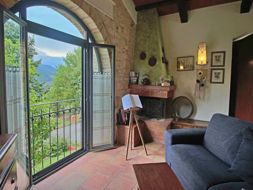Furlo House | Large holiday home in Cagli with pool