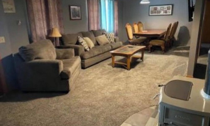 Agra House | Large home 2 living rooms, 4 bedrooms. Near lakes and great hunting and fishing.