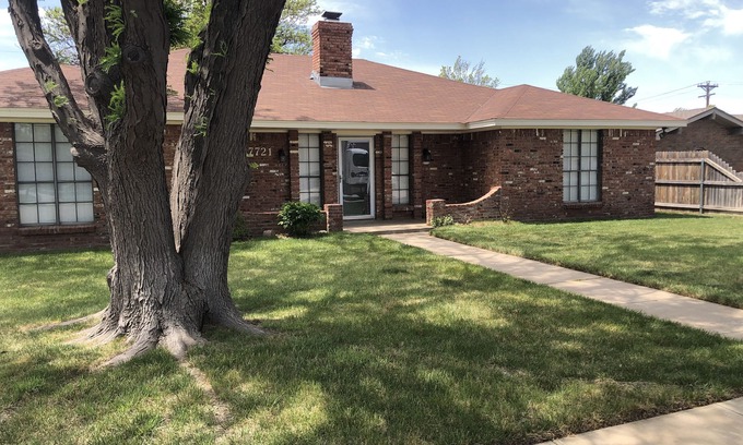 Amarillo House | Large Home - close to everything! Over 2200 sq ft. EV Charger