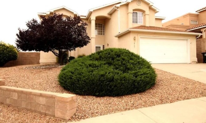 Westside House | Large Home for Entire Family/Memory Foam Beds, TV
