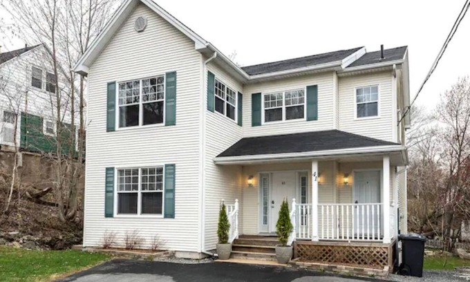 Halifax House | Large home in quiet neighbourhood
