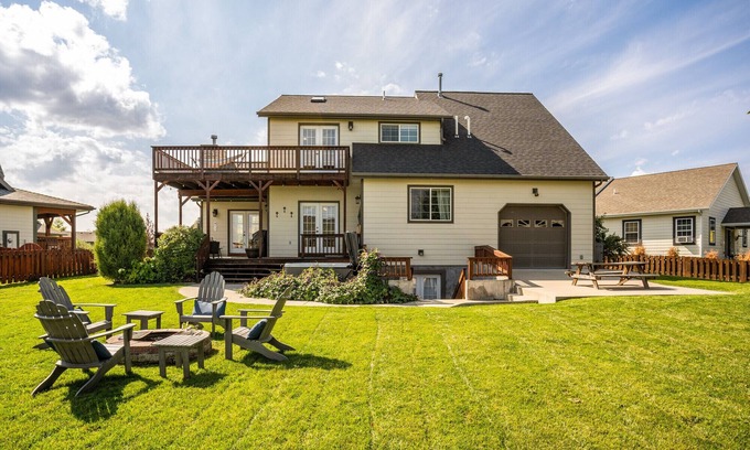 Four Corners House | Large home w/hot tub, cinema, bar/game room