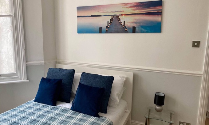 Kemptown House | LARGE HOUSE *2 minutes from beach* with outdoor terrace