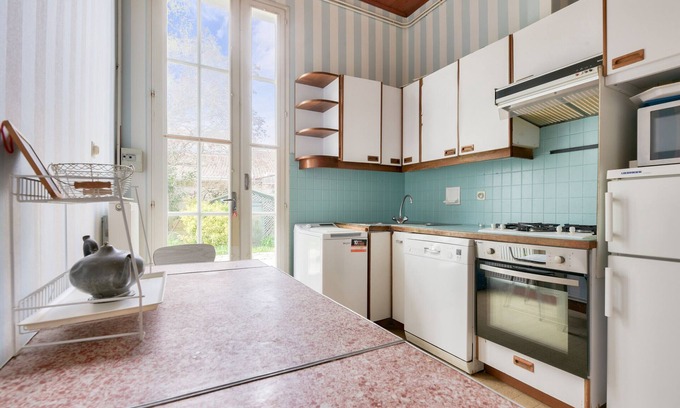 Taussat House | Large house for 11 with garden - 70m from the beach