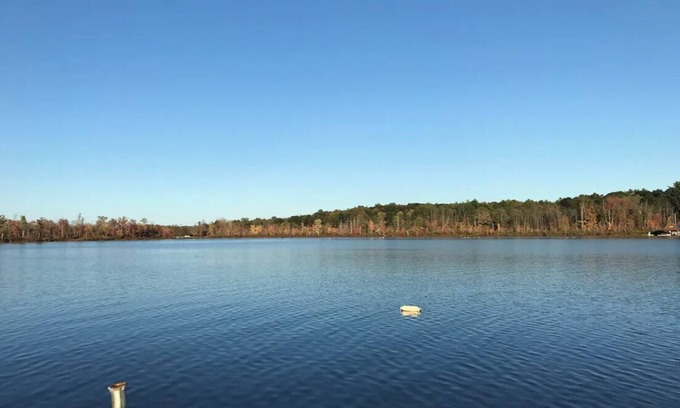 Rotterdam Junction House | Large House on Ballston Lake -Saratoga Springs with Private Beach, Dock, Jacuzzi