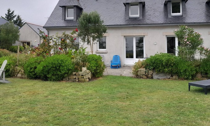 Plomodiern House | Large house surrounded by nature close to the ocean