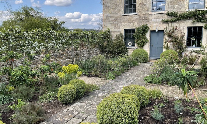 Batheaston House | Large House with hot tub near Bath