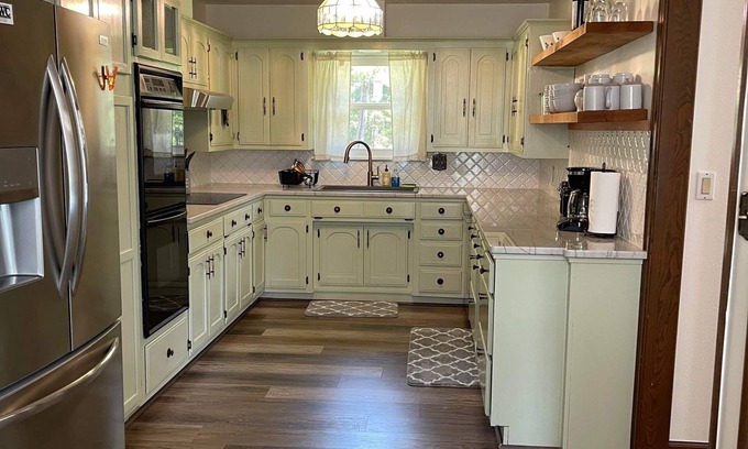 Moodys House | Large lake Hudson home with spectacular lake views, only 45 minutes from Tulsa