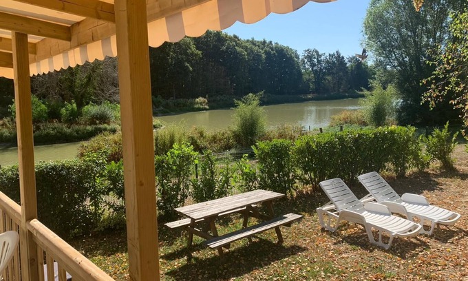 Onzain House | Large Mobil Home facing the lake 3 Bedrooms 2 Bathrooms