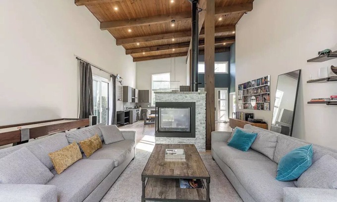 Squamish House | Large Modern Home in Squamish