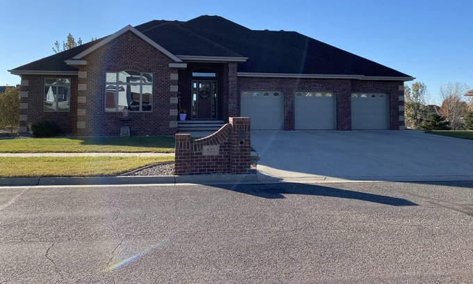 Watertown House | Large modern house , sleeps 8.