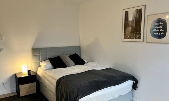 Norderstedt Apartment | Large new-build apartment in Hamburg - Modern & Netflix