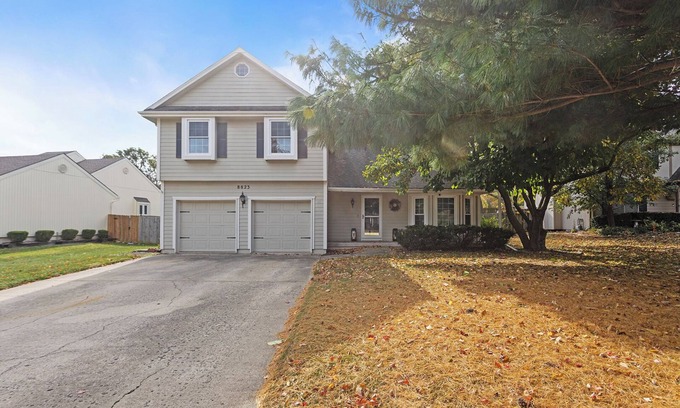 Overland Park House | Large Newly Updated w/6 King Beds!FencedYard