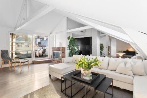 Frogner Apartment | Large penthouse with roof terrace