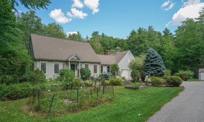 Gorham House | Large Private Maine Home with Pool in Gorham