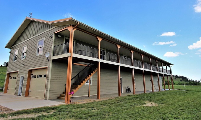 Belle Fourche House | Large private property with multiple buildings and rooms! Great for large events!