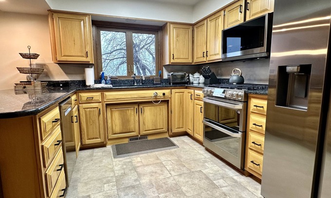 Pelican Rapids House | Large & quiet Pelican Lake - Game Room, Sauna, Great Views, Boat & Jet Ski Lifts