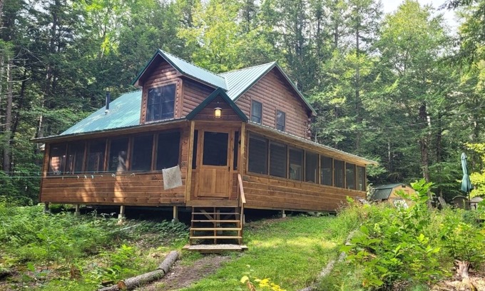 Smithfield Cabin | Large Secluded Cabin on the Lake - NOW SLEEPS 10