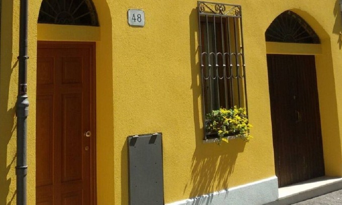 Ravenna House | large single house in the center